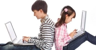 كيفية الحفاظ على أمان الأطفال من الإنترنت.. استشارى نفسي يجيب المرأة والمنوعات المرأة والمنوعات، كيفية الحفاظ على أمان الأطفال من الإنترنت استشارى