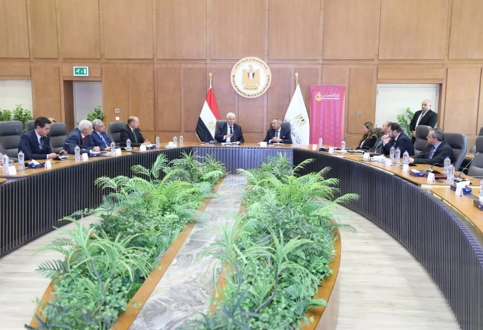 81.1 مليون جنيه لدعم 5 مستشفيات جامعية في محافظات مصر وقع الدكتور أيمن عاشور وزير التعليم العالي والبحث العلمي ورئيس المجلس الأعلى للمستشفيات