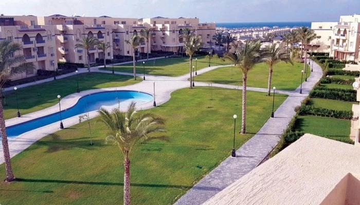 لماذا يجب أن تستثمر في العقارات الساحلية في مصر الآن؟شهدت العقارات الساحلية في مصر نموا كبيرا خلال السنوات الأخيرة، حيث أصبحت واحدة من أكثر القطاعات جاذبية للاستثمار. بفضل موقعها ا