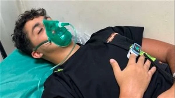 على جهاز التنفس.. عنبة يدخل المستشفى بعد تعرضه لأزمة صحية مفاجئة.. تفاصيل نشر الفنان عنبة صورة له من داخل المستشفى حيث تعرض لوعكة صحية شديدة، وذلك