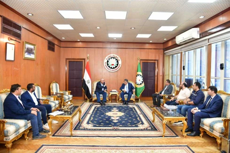 تحذير من محافظ الدقهلية: مهلة 15 يوما للمصانع المخالفة للاشتراطات البيئية بمنطقة جمصة الصناعية استقبل اللواء طارق مرزوق، محافظ الدقهلية اليوم الإثنين، الدكتور محمد حسن، رئيس الجهاز