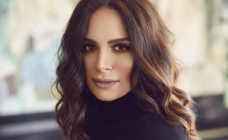 آمال ماهر تتألق بإطلالة ذهبية براقة في حفلها بمهرجان قرطاج تعرف على التالي آمال ماهر تتألق بإطلالة ذهبية براقة في حفلها بمهرجان قرطاج، أحيت الفنانة