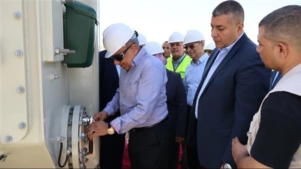 الكهرباء: بدء أعمال تركيب أول محول بمحطة الربط المصري السعودي بمدينة بدرتفقد الدكتور محمود عصمت وزير الكهرباء والطاقة المتجددة محطة الربط المصرى