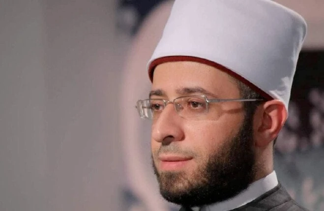 حاصلين على الدكتوراه.. وزير الأوقاف يمنح 2000 جنيه مكافأة لمؤذن وإداري مسجد بالسويسكلف الدكتور أسامة الأزهري وزير الأوقاف فضيلة الدكتور هشام عبد العزيز علي رئيس القطاع الديني بالاج