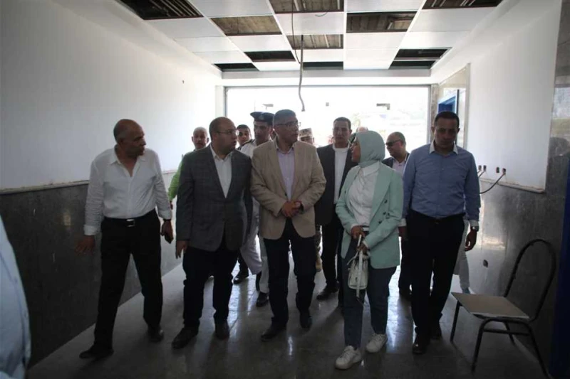 محافظ الجيزة يتفقد سير العمل بمستشفى الصف المركزي والوحدة الصحية بالاخصاص تفقد المهندس عادل النجار محافظ الجيزة، اليوم الثلاثاء، سير العمل بمستشفى