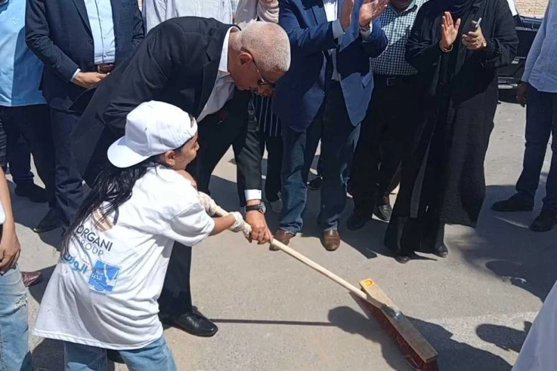 انطلقت فعالياتها اليوم.. محافظ شمال سيناء يعلن بدء حملة أسبوع النظافة أكد اللواء دكتور خالد مجاور محافظ شمال سيناء، اليوم الأحد بدء انطلاق حملة أسبوع