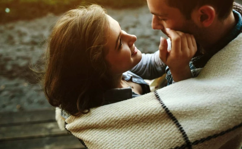 رواية الثمن هو حياتها خلود ونائل كاملة وحصرية أوه... كم هذا مؤلم...شعرت خلود حديد بعد استيقاظها وكأن شاحنة قد صدمتها.عندما استدارت إلى الجهة المقابلة، رأت وجه رجل وسيم بارد المظهر.