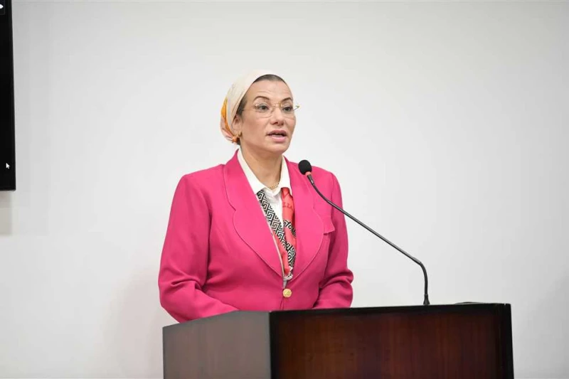وزيرة البيئة تؤكد ترحيب مصر بالتعاون مع دول آسيا ودعم أذربيجان لاستضافتها مؤتمر المناخ شاركت الدكتورة ياسمين فؤاد وزيرة البيئة عبر فيديو كونفرانس، في