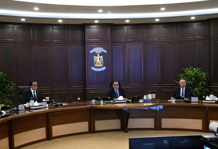 مجلس الوزراء يوافق على رفع أجر معلمي الحصة فى المدارس الحكومية وافق مجلس الوزراء علي زيادة قيمة الحصة للمعملين المعينين فوق النصاب ومعملي الحصة، حسبما أفادت فضائية اكسترا نيوز ، مس