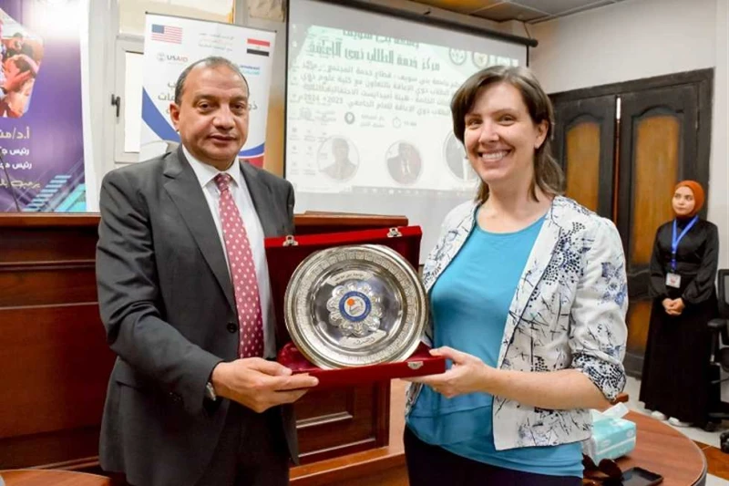 جامعة بني سويف تفتتح مركز خدمة الطلاب ذوي الهممافتتح الدكتور منصور حسن رئيس جامعة بني سويف اليوم الثلاثاء، مركز خدمة الطلاب ذوي الهمم لتقديم خدمات