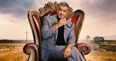 سيلفستر ستالون ببدلة رمادى على بوستر الموسم الثانى من تعرف على التالي سيلفستر ستالون ببدلة رمادى على بوستر الموسم الثانى من ، طرحت شبكة بلس أول بوستر