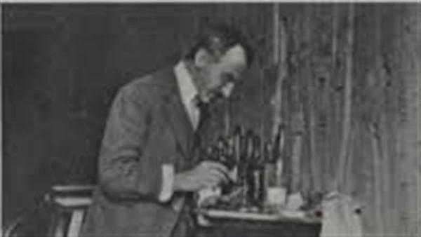 ألفريد لوكاس الناجي الوحيد من لعنة مقبرة توت عنخ آمون.. كيف وصف تجربته؟ في مثل هذا اليوم، يصادف ذكرى رحيل العالم الإنجليزي ألفريد لوكاس، الذي اشتهر بتخصصه في مجال الكيمياء والآثار.