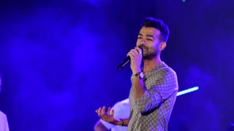 بحفل عائلي كامل العدد.. هيثم شاكر يشعل مهرجان صيف بنغازي (صور) تفاعل جمهور الفنان هيثم شاكر بشكل لافت مع أغانيه خلال مهرجان صيف بنغازي، حيث أضفى على