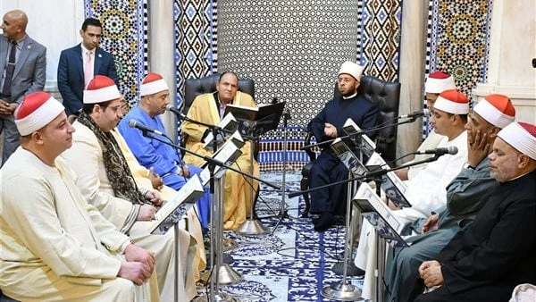 أجواء روحانية.. ضيوف مؤتمر الأوقاف يستمعون إلى الابتهالات وقراءة القرآن في مسجد الحسينشهد الدكتور أسامة الأزهري، وزير الأوقاف، الجلسة الختامية للمقرأة المجودة لكبار القراء بمسجد مو