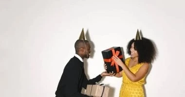 أبراج تعشق الاحتفال بأعياد ميلاد أحبائها.. الأسد الأبرز المرأة والمنوعات شاهد المقال التالي من صحافة مصر عن أبراج تعشق الاحتفال بأعياد ميلاد أحبائها الأسد الأبرز، تختلف طريقة الاحت