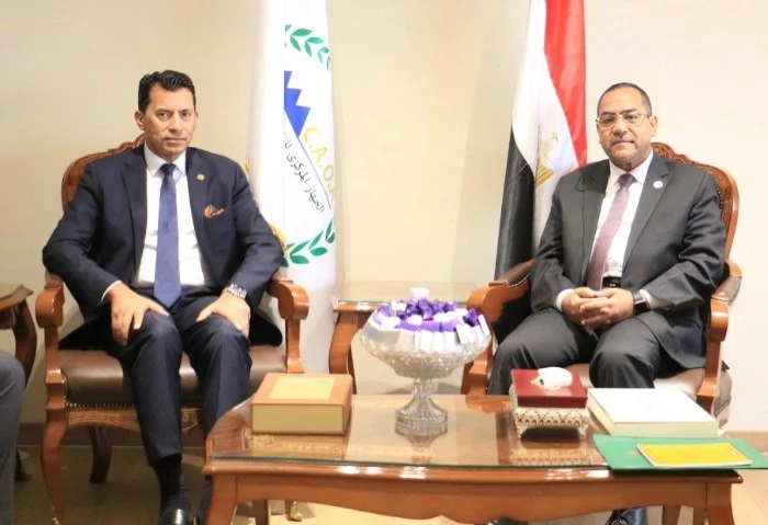 صالة جيم داخل كل المؤسسات الحكومية قريبا، اعرف التفاصيل أشاد وزير الشباب والرياضة الدكتور أشرف صبحي بالتوجه الجيد الذي بدأه الجهاز المركزي للتنظيم