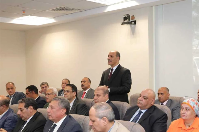 تشديد على مواجهة الغياب والمحاسبة.. قرارات عاجلة من وزير التعليم لجميع المحافظات (تفاصيل) عقد محمد عبداللطيف وزير التربية والتعليم والتعليم الفنى،