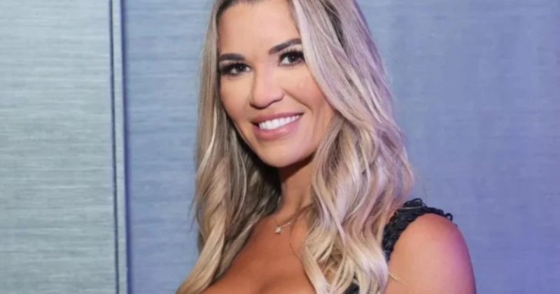 الفن و المشاهير: كريستين ماكغينيس تظهر ع ارية في سريرها عبر مواقع التواصل الإجتماعي .. فما القصة؟ شاهد المقال التالي من صحافة لبنان عن كريستين