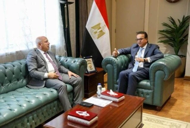 وزيرا الصناعة والصحة يبحثان سبل تعظيم الاستثمارات في مجال توطين صناعة الأدوية وزير الصناعة يلتقي وزير الصحة بحث كامل الوزير نائب رئيس الوزراء للتنمية