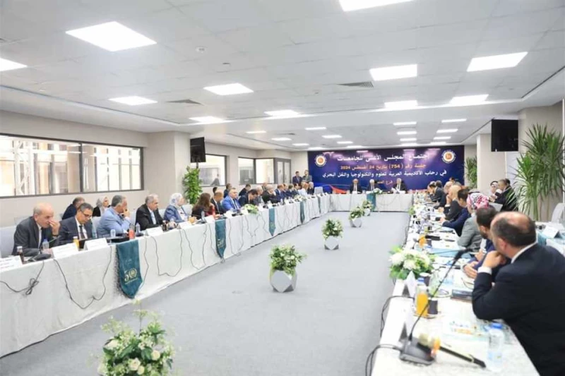 بحضور وزير التعليم العالي.. رئيس الجامعة يشارك باجتماع الأعلى للجامعات بالعلمين شهد الدكتور عصام فرحات رئيس الجامعة اليوم السبت، اجتماع المجلس الأعلى