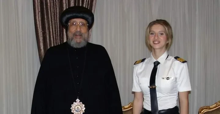 بالصور تفاصيل لقاء نيافة الأنبا إرميا مع ميرولا ماجد أصغر كابتن طيارالأنبا إرميا , في صباح يوم أمس الاثنين الموافق 26 أغسطس 2024، استقبل نيافة الحبر