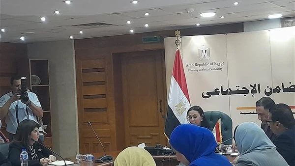 مايا مرسي تشكر مؤسسة حياة كريمة لتعاونها مع وزارة التضامن وجهت الدكتورة مايا مرسي، وزيرة التضامن الاجتماعي، الشكر إلى مؤسسة حياة كريمة لتوفيرها ٤٥