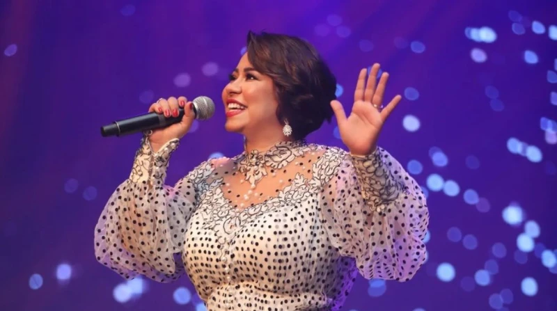 يا شيخة غني وبس.. فريدة سيف النصر توجه رسالة ل شيرين عبدالوهاب شاركت الفنانة فريدة سيف النصر، جمهورها ومتابعيها عبر صحفتها الرسمية على فيسبوك، أغنية