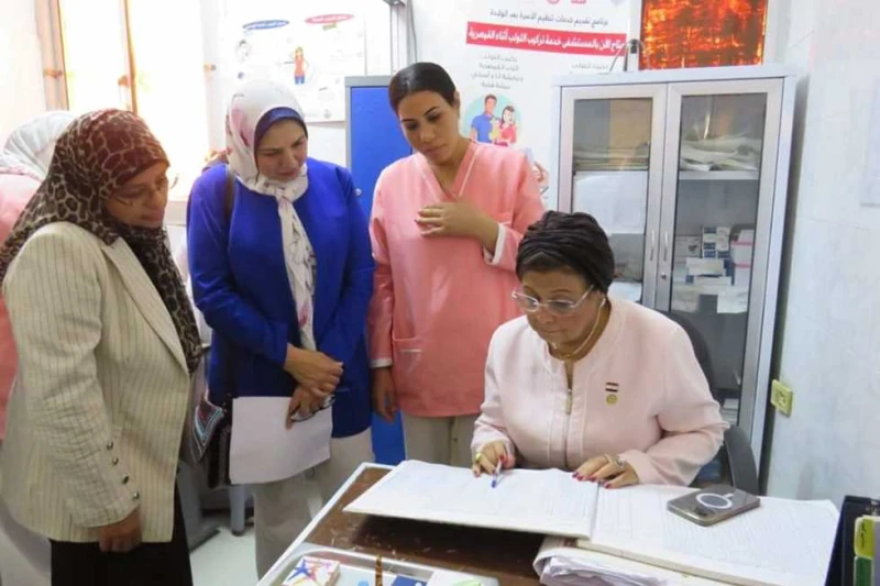 نائب وزير الصحة تتفقد وحدة صحة مدينة العمال بمحافظة قنا تفقدت الدكتورة عبلة الألفي نائب وزير الصحة والسكان، أمس الأربعاء بتفقد وحدة صحة مدينة العمال