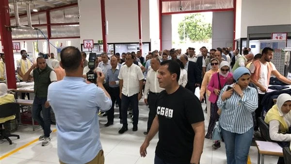 رئيس الوزراء يتفقد أحد مصانع إنتاج الملابس الرياضية بمحافظة الإسكندرية تفقد الدكتور مصطفى مدبولي، رئيس مجلس الوزراء، أحد مصانع إنتاج الملابس الرياضية