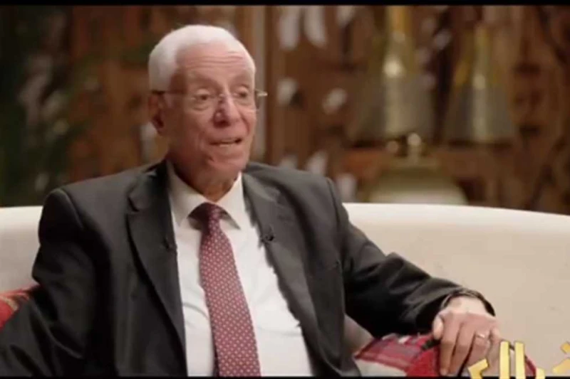 أسباب سرعة ضربات القلب.. حسام موافي يكشف مفاجأة أكد الدكتور حسام موافي، أستاذ الحالات الحرجة بكلية طب قصر العيني، أن القلب يحتوي على بؤرة كهربية تؤدي