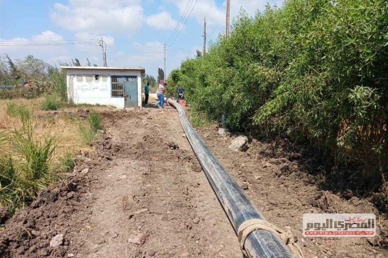 محافظ كفرالشيخ يعلن استئناف العمل بمشروع الصرف الصحي بقرية الخادمية أعلن اللواء دكتور علاء عبدالمعطي، محافظ كفرالشيخ، استئناف أعمال تنفيذ خط طرد