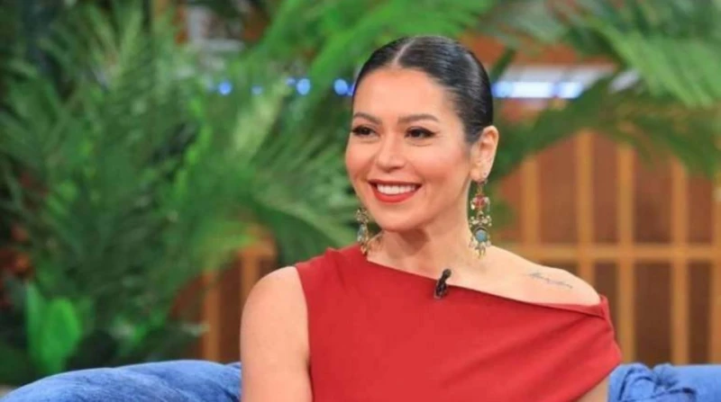 لقاء الخميسي عن التعليقات المسيئة لها: روحوا صلوا عقبت الفنانة لقاء الخميسي، على التعليقات المسيئة التي تلقتها من المتابعين عبر مواقع التواصل الاجتماعي، بعد نشرها فيديوهات تقدم خلا