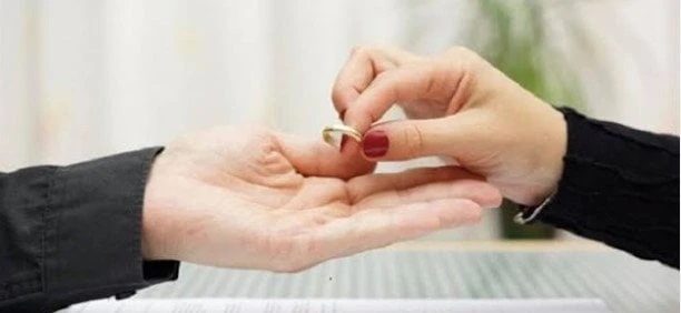 كيفية استخراج وثيقة الطلاق إلكترونيا خدمات شاهد المقال التالي من صحافة مصر عن كيفية استخراج وثيقة الطلاق إلكترونيا، استخراج وثيقة طلاق بعض الأزواج