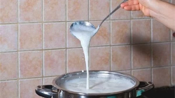 باللبن القاطع.. اصنعي أشهر أكلة في العزومات المصرية تعاني ربات البيوت من مشكلة اللبن القاطع المتكررة حيث إنه من أكثر المشكلات المتكررة داخل البيوت