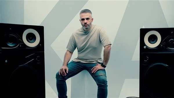 الموزع الموسيقي كريم عبد الوهاب يتعاون مع تايلور سويفتكشف الموزع الموسيقي كريم عبد الوهاب -في منشور له عبر حسابه الرسمي على موقع التواصل الاجتماعي