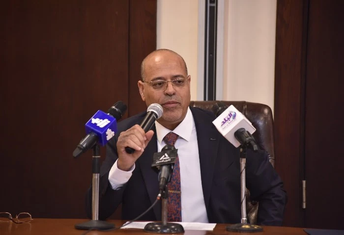 وزير العمل: البطالة تتراجع بسبب المشروعات العملاقة ونستهدف دمج ذوي الهمم عقد وزير العمل محمد جبران، اليوم الأحد، مؤتمرا صحفيا، بمقر الوزارة بالعاصمة الإدارية الجديدة، حضره محرري مل