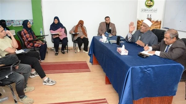 شومان للطلاب الوافدين: دعوات الغرب لإنصاف المرأة تحمل في طياتها الظلم المجحف لهاقال الدكتور عباس شومان رئيس المنظمة العالمية لخريجي الأزهر- أمين عام