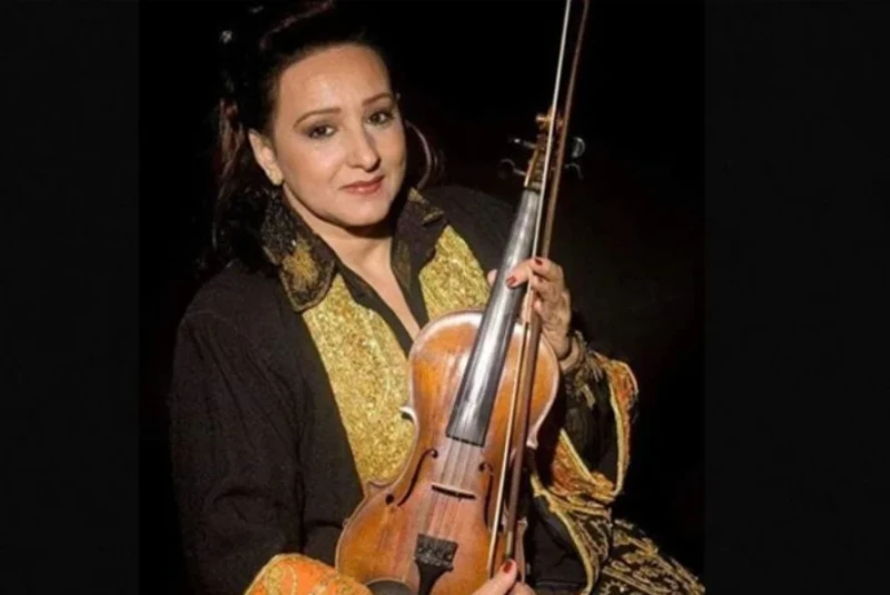 الفنانة التونسية تولت وزارة الثقافة : مبرووكأمينة الصرارفي ليست مجرد فنانة من الماضي، بل هي إرث حي، حيث لا يزال تأثيرها يلهم الأجيال الجديدة من الفنانين والمبدعين في تونس.فمن خلال 