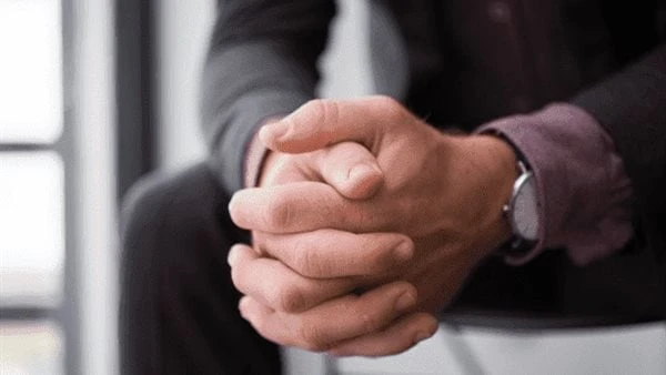 لغة الجسد.. 7 علامات واضحة تظهر التوتر لدى الشخصتظهر علامات معينة في لغة الجسد عدم الراحة أو التوتر لدى الشخص بشكل واضح، والتي كشف عنها موقع