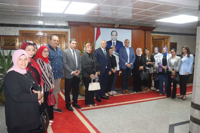 لمناقشة الإنجازات والتحديات.. محافظ القليوبية يجتمع بأعضاء المجلس القومي للمرأة عقد المهندس أيمن عطية محافظ القليوبية اليوم الأحد، اجتماعا موسعا مع