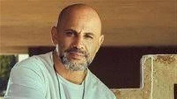 أول تعليق من عزيز الشافعي بعد حذف روتانا أغاني شيرينكشف الملحن عزيز الشافعي، في مقطع فيديو، عبر حسابه الشخصي بموقع انستجرام، عن تفاصيل حذف أغنيتين