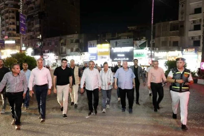 محافظ الشرقية خلال جولة مفاجئة بشوارع الزقازيق: لن أسمح لأحد بسرقة التيار الكهربائي أمر المهندس حازم الأشموني ،محافظ الشرقية، رئيس حي أول