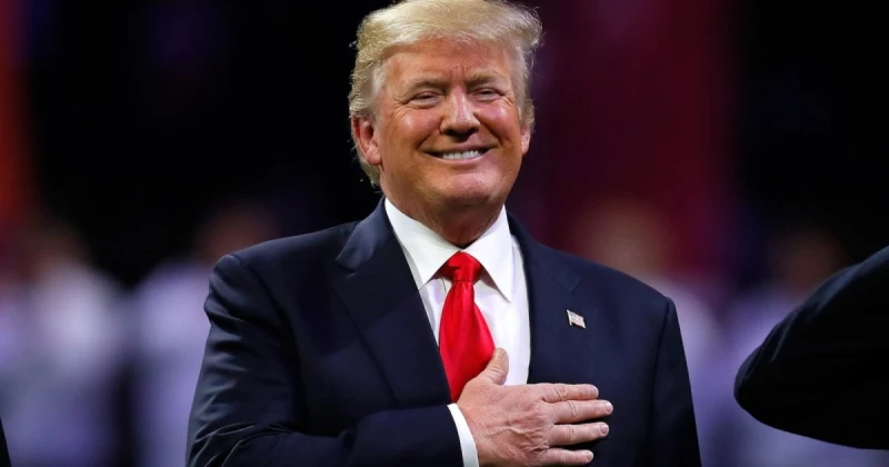 دونالد ترامب: تايلور سويفت تحبني بالخفاء تعرف على التالي دونالد ترامب: تايلور سويفت تحبني بالخفاء، تحدث الرئيس الأميركي السابق دونالد ترامب عن النجمة