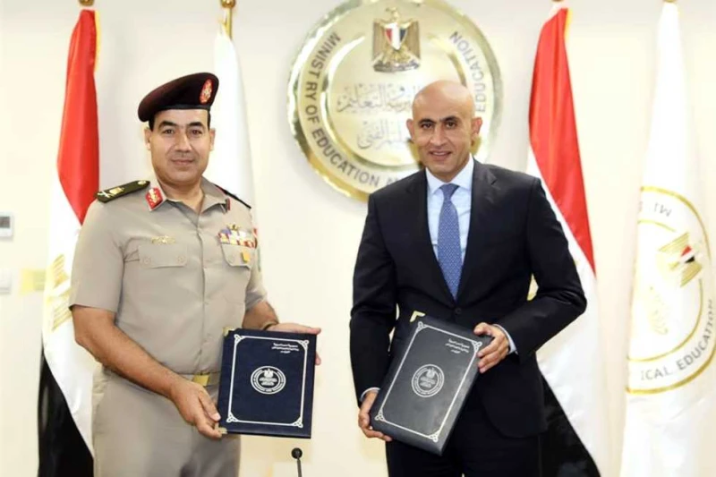 قيادة قوات الدفاع الشعبى والعسكرى توقع بروتوكول تعاون مع وزارة التربية والتعليم والتعليم الفنىفى إطار حرص القوات المسلحة على تبادل الخبرات العلمية والعملية وتنمية روح الولاء والإنت