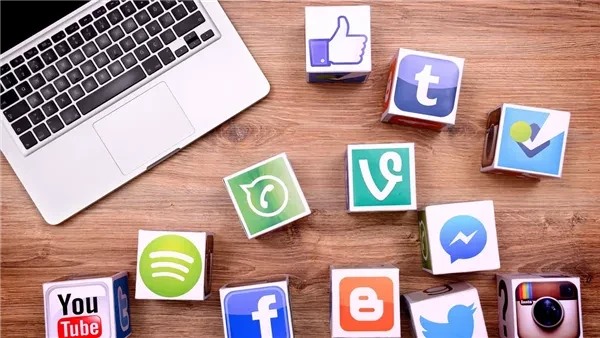 الأزهر للفتوى: الانشغال بالسوشيال ميديا يضيع لحظات السعادة والاستمتاع بأوقات الترويح قال مركز الأزهر العالمي للفتوى الالكترونية، إن هناك أمر يفعله