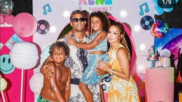 بحضور زينة.. لقطات من عيد ميلاد ابنة محمد رمضان احتفل الفنان محمد رمضان، بعيد ميلاد ابنته الصغرى كنز، التي أتمت عامها السابع، وسط أجواء عائلية مبهجة وعدد من نجوم الفن.ونشر محمد رمض