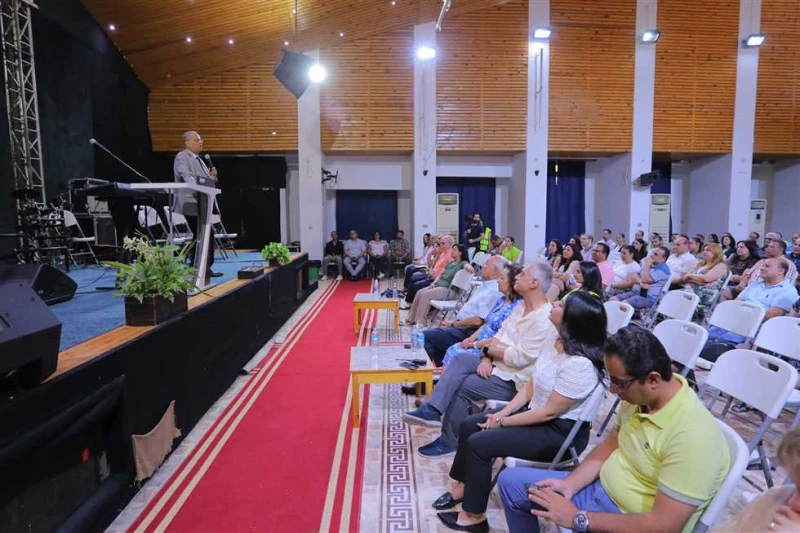 رئيس الطائفة الإنجيلية: القسوس الشباب هم مستقبل الكنيسة افتتح الدكتور القس أندريه زكي، رئيس الطائفة الإنجيلية بمصر، اليوم الثلاثاء، مؤتمر القسوس