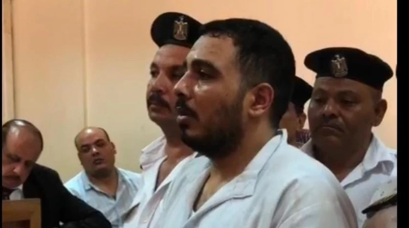 سفاح التجمع.. 5 مشاهد في الفصل الأخير خمسة مشاهد تلخص ما دار في قاعة محكمة جنايات القاهرة المنعقدة بالتجمع الخامس، اليوم السبت، سادس جلسات محاكمة