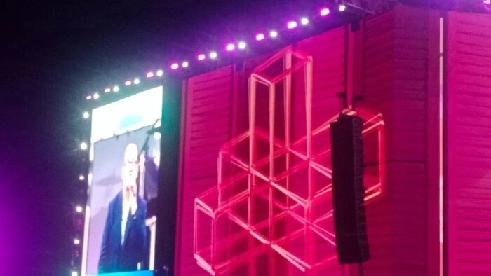 من قلب العلمين.. هشام عباس يوجه الشكر ل حميد الشاعري وصلاح الشرنوبي هشام عباس بحفل كاسيت 90مروة الدقيشيافتتح المطرب هشام عباس حفل كاسيت 90 بأغنيته