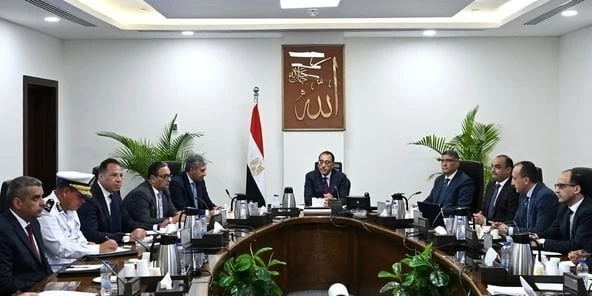 رئيس الوزراء: تطوير المدخل والمنطقة المحيطة بالأهرامات سيجعلها أكثر جذبا للسائحينأكد الدكتور مصطفى مدبولي رئيس مجلس الوزراء، الأهمية البالغة التي